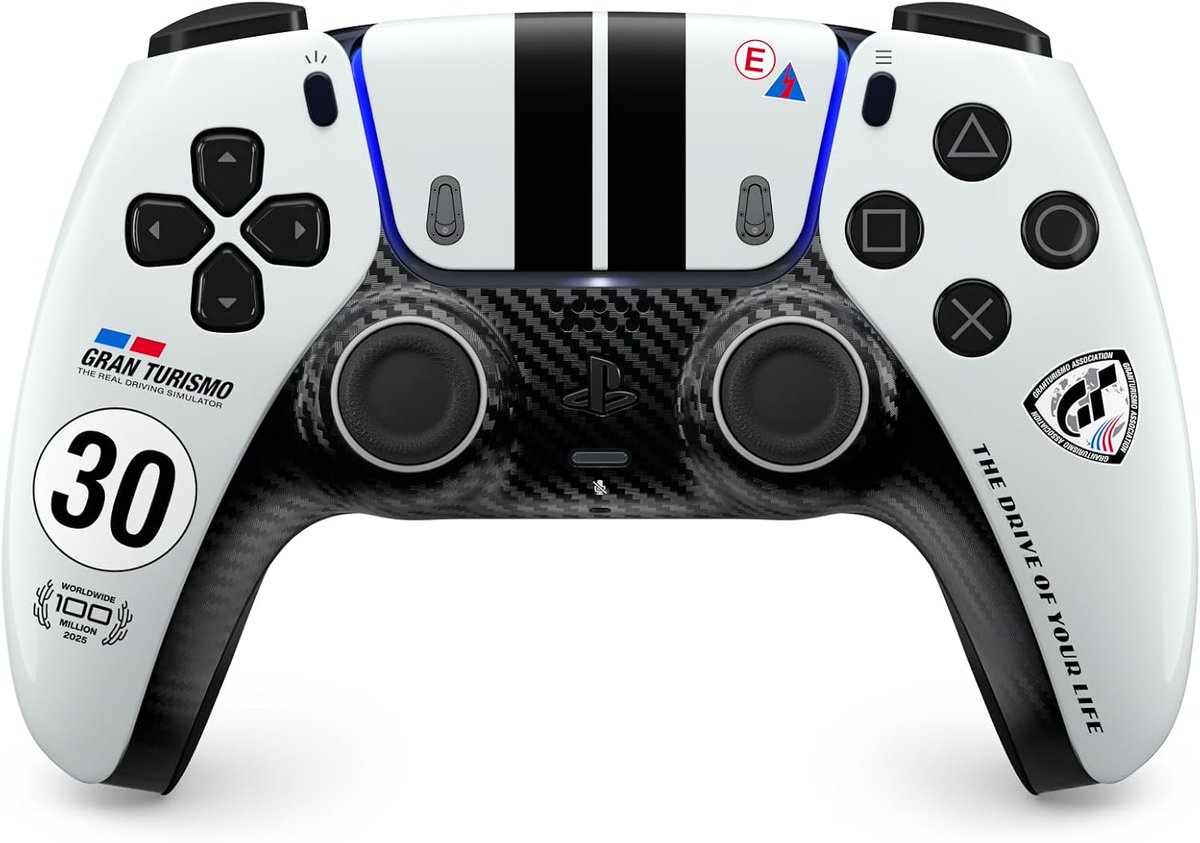 le_crocodeal's tweet photo. 🏁 La nouvelle manette DualSense pour console PS5 / PS5 Pro en édition limitée Gran Turismo est dispo à la précommande sur Amazon à 84,99€.

👉 Cliquez ici : https://t.co/Jg4rbnnIqg #publicité https://t.co/RSSc49tPrB