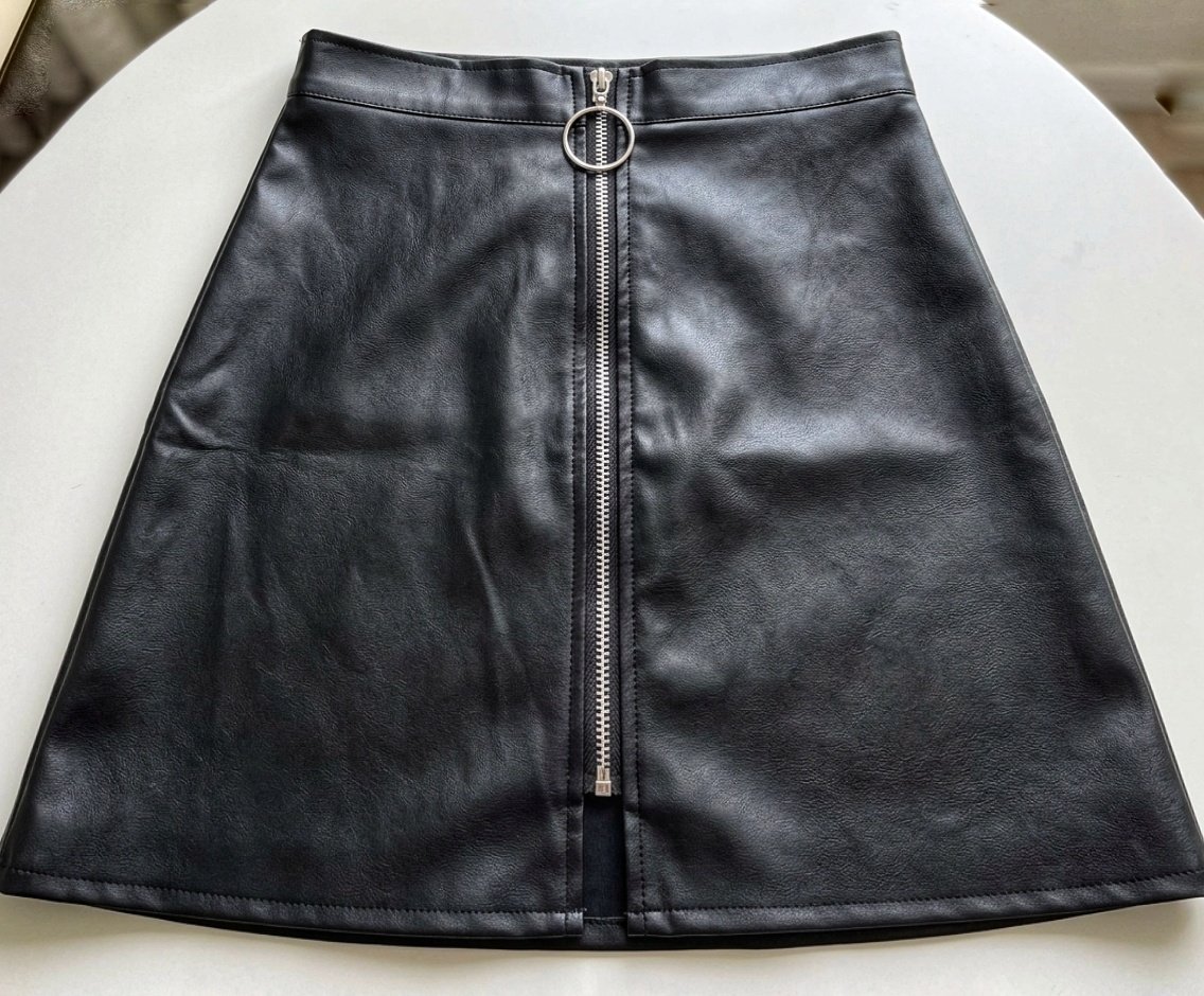 metalgaraxy's tweet photo. Leather skirt season is finally here! This is one of the skirts I wear often. https://t.co/QcG8sDKE3O
