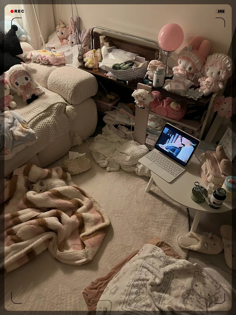 QTPdcX1PGgiIY1H's tweet photo. [足を引っ張られ、盗難に遭い、八つ当たりされ、服が色褪せ、貧乏になる一日だった……]， https://t.co/fJqrHdF6fY