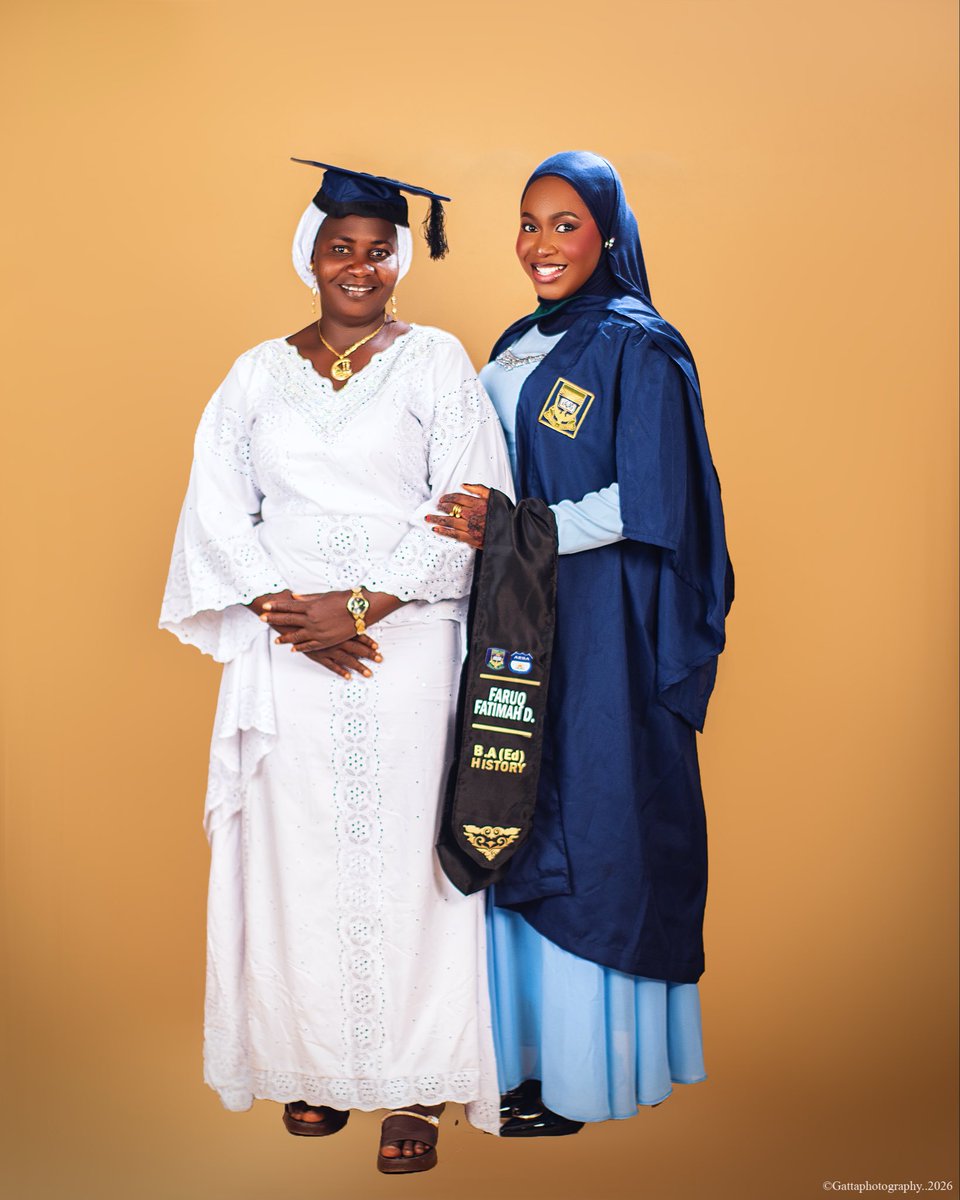 fatimah_faruq's tweet photo. Mum, your prayers carried me, your sacrifices brought me this far. 🥹❤️ This degree is as much yours as it is mine. Alhamdulillah, we made it! 🎓
🤍
#UNILORIN41stConvocation https://t.co/SvqsKL8z6T