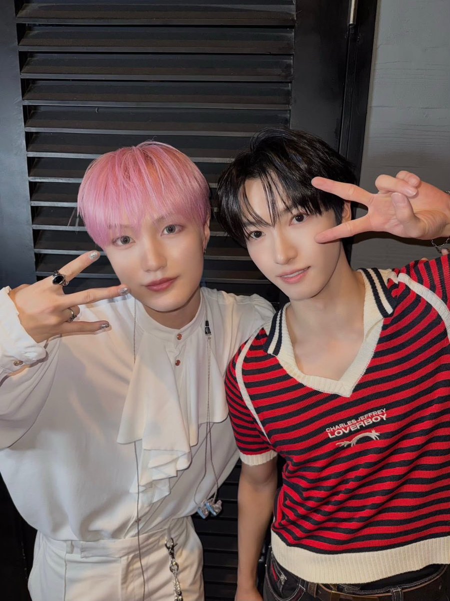 _official_DD's tweet photo. My Brother 행운 가득하길 🙂🍀

#DAILYDIRECTION #DD #데일리디렉션
#EVAN #이반 https://t.co/rvFVl2nig0