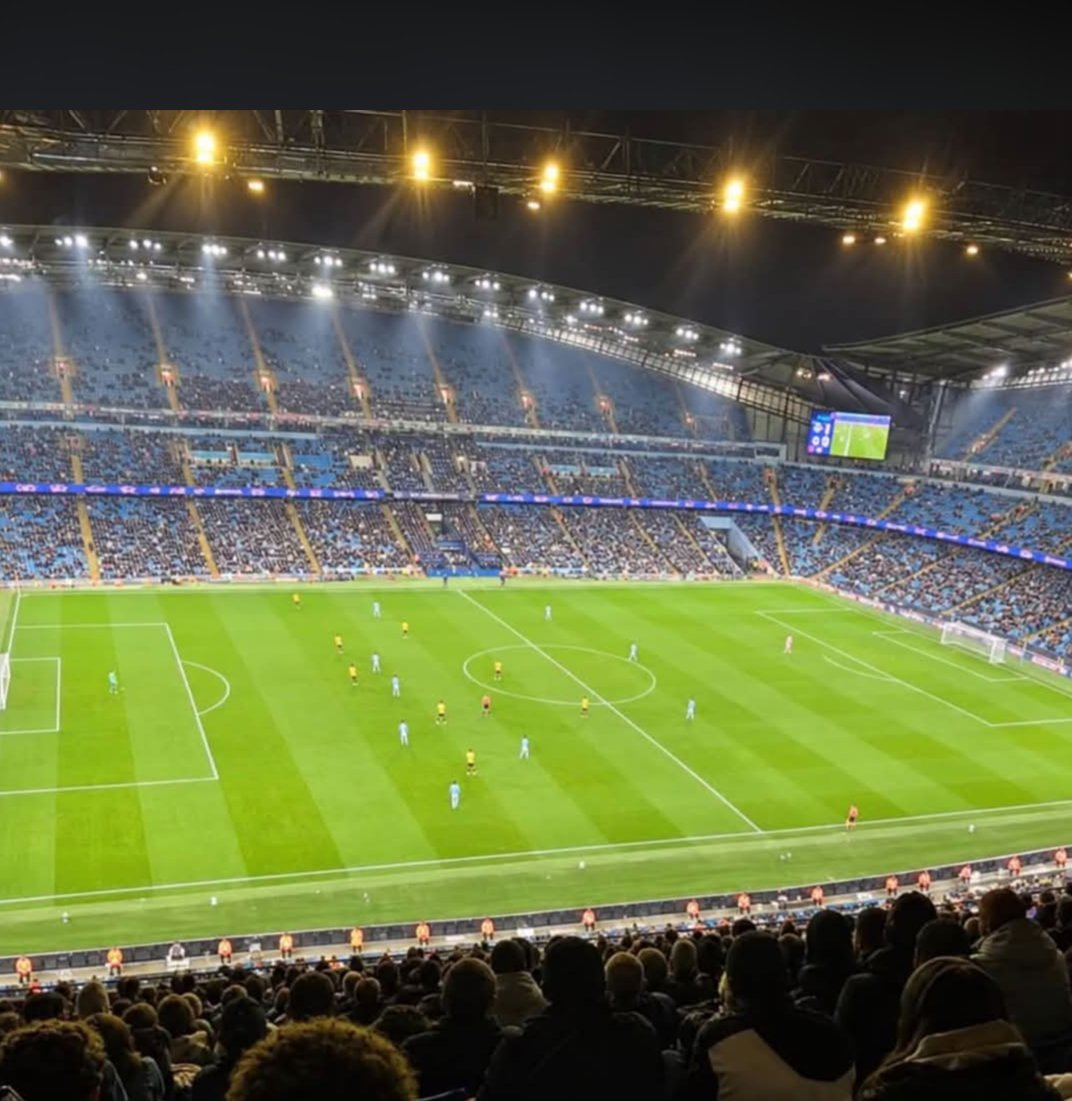 EasyTen's tweet photo. @SmartzMCFC @ManCity Maybe you should be telling your fans how "massive" you are. Some of them seem to have forgotten 🤔 https://t.co/7xKGaSQ628