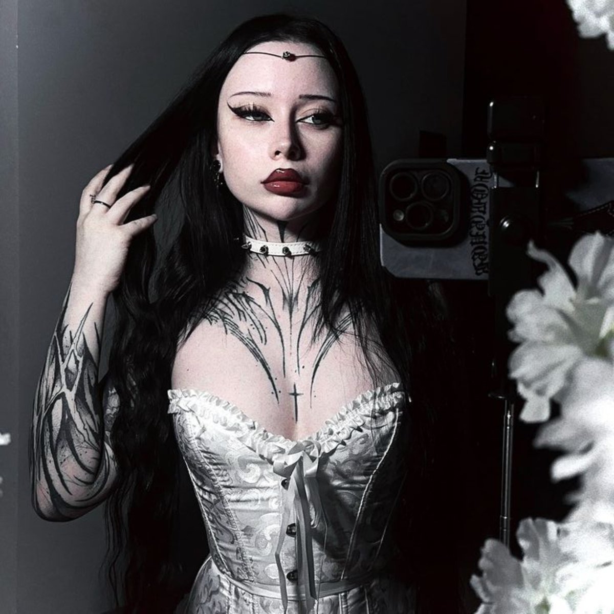 manoooooola_'s tweet photo. 👑👠

قدوتكم و ملكة جحيم حياتكم بيبيز 💀 https://t.co/cv2irhBB4J