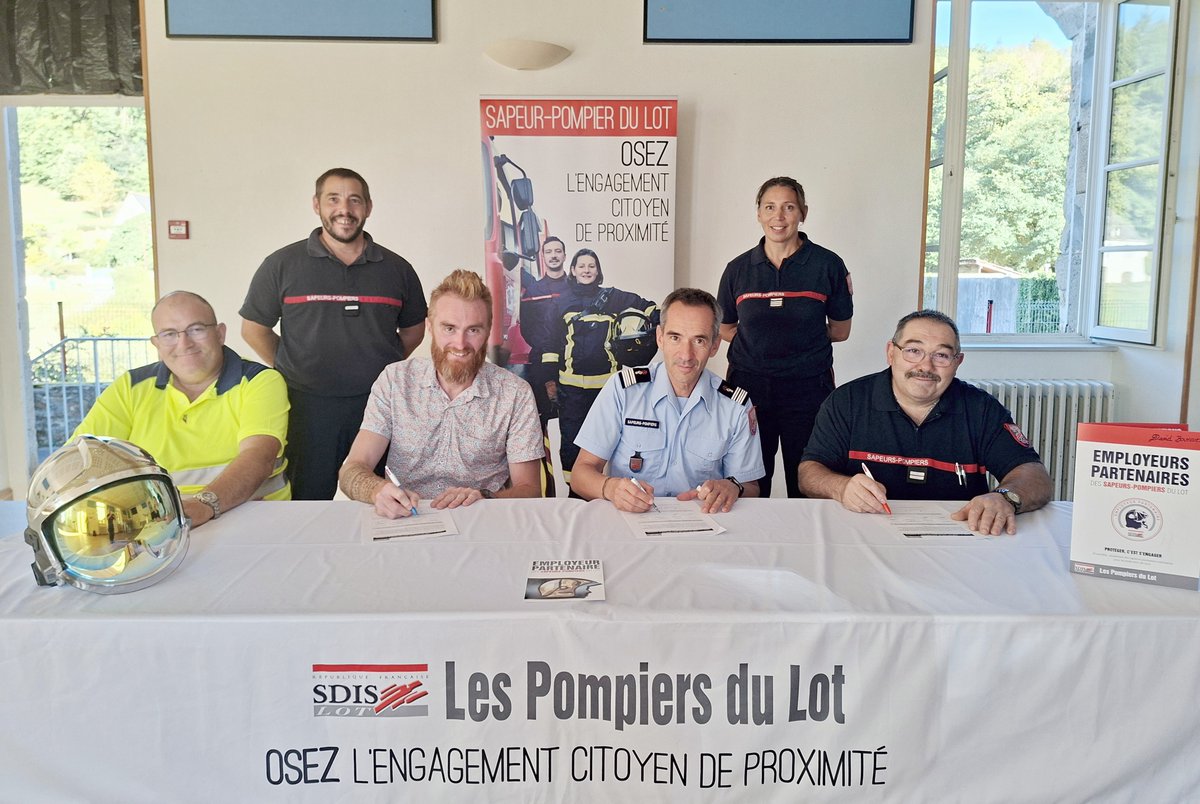 PompiersDuLot's tweet photo. Signature de convention entre les @PompiersDuLot et la commune de #Teyssieu au profit d'un salarié communal par ailleurs Sapeur-Pompier Volontaire au CIS #Sousceyrac.
https://t.co/gYqQBDdyvy
@Prefet46 https://t.co/W41IwHQPzt