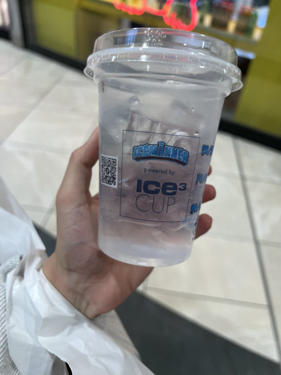 anaslivr's tweet photo. Wasn’t that bad. Worth it, I guess? I loved the ice cubes. https://t.co/58uhp5WlJE