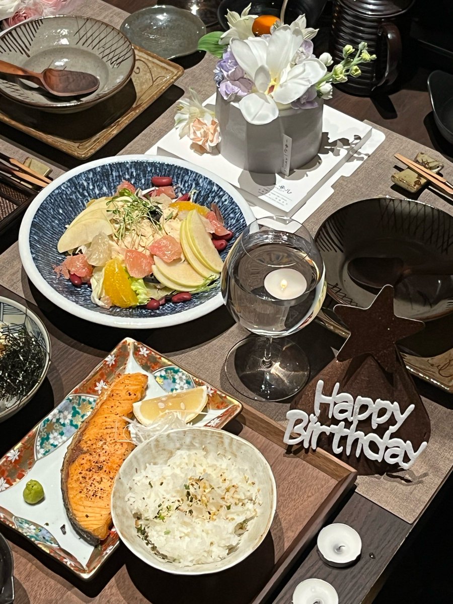 Leokw9z's tweet photo. [美味しい餐が運ばれてきて、幸せな気分になりました。友人と食事をして、楽しく谝いで過ごすひとときは最高です。] https://t.co/BQ7X2OQV6h