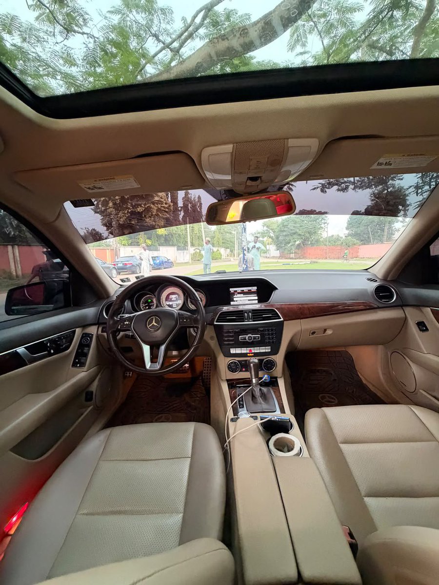 GeorgeAutoDeals's tweet photo. FOR SALE ‼️‼️‼️‼️‼️‼️‼️‼️‼️‼️‼️‼️‼️

BELGIUM STANDARD MERCEDES BENZ C300 2013 MODEL ,KEYLESS ✅ WITH ORIGINAL CUSTOM DUTY 

PRICE: 10.5m
LOCATION: KADUNA 
☎️
#FOMOPOLY #ManchesterUnited #BenzMafia #Barcelona #BayernArsenal https://t.co/T8Fk2Kskzh