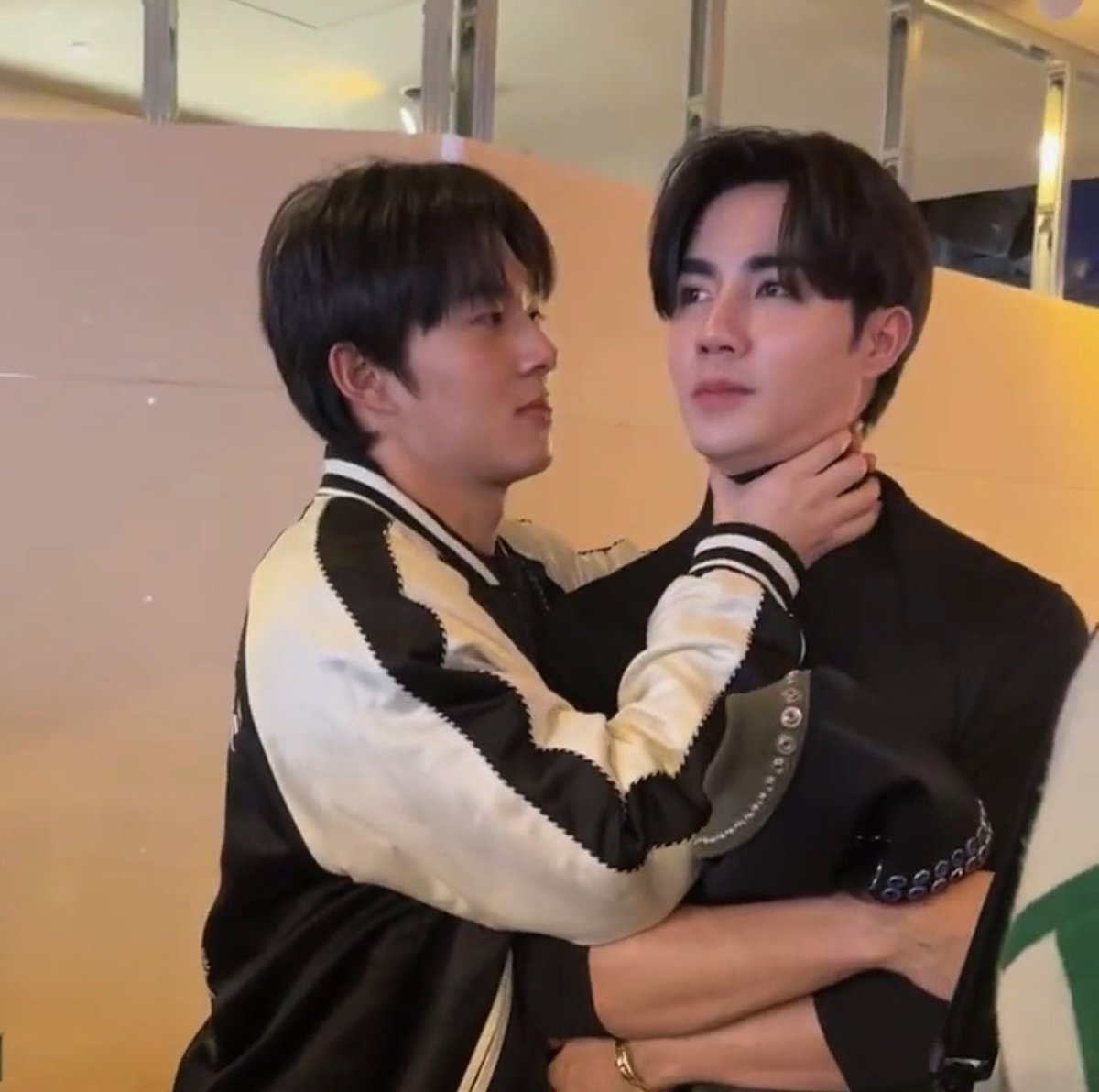 nuwanumaiwaii's tweet photo. ทำไมไม่เถียงหนู เถียงสิ!!!!!! https://t.co/cF9Vx32kmA