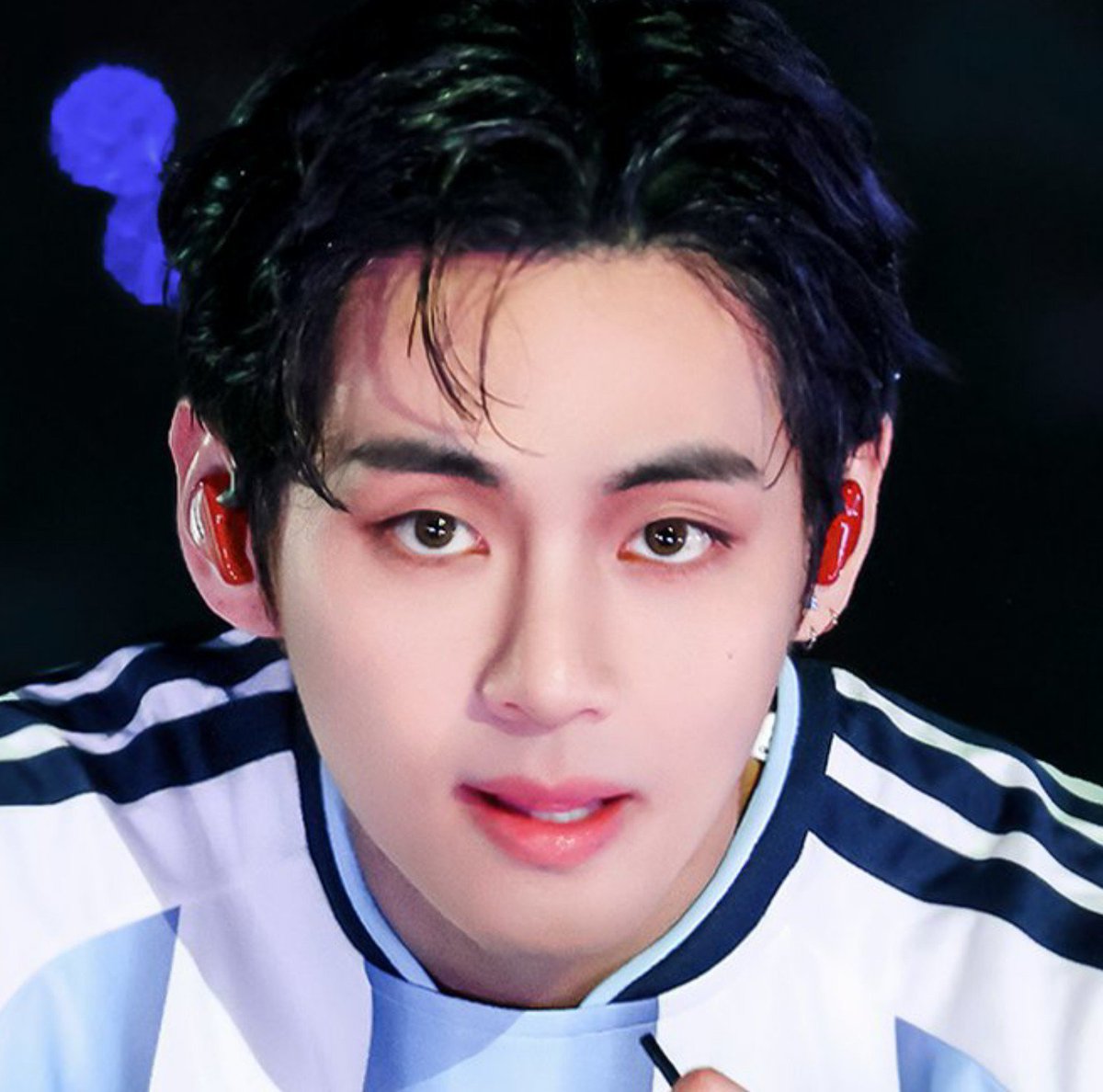 lovedbythv's tweet photo. starry eyes .... ⭐ https://t.co/jLHOHpZKEn