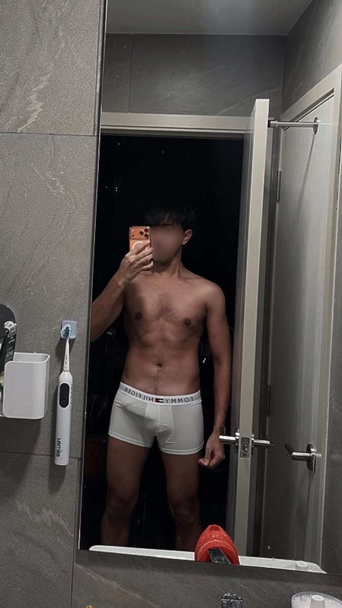 Tiger_fr76's tweet photo. จะหลับแล้ว จะเหมือนยังตื่นอยู่เลย 🤥😴 https://t.co/ot1d5cUDWY