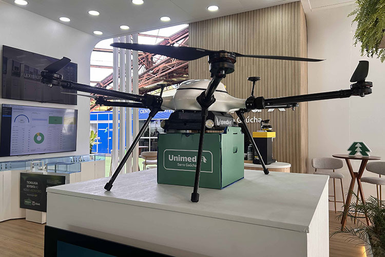 Lab_Network's tweet photo. Primeiro drone para transporte de amostras laboratoriais do RS será utilizado pela Unimed Serra Gaúcha
A tecnologia conectará unidades da cooperativa médica em Farroupilha e Caxias do Sul: https://t.co/piLHKfUl4p https://t.co/h7LUIgLwnu