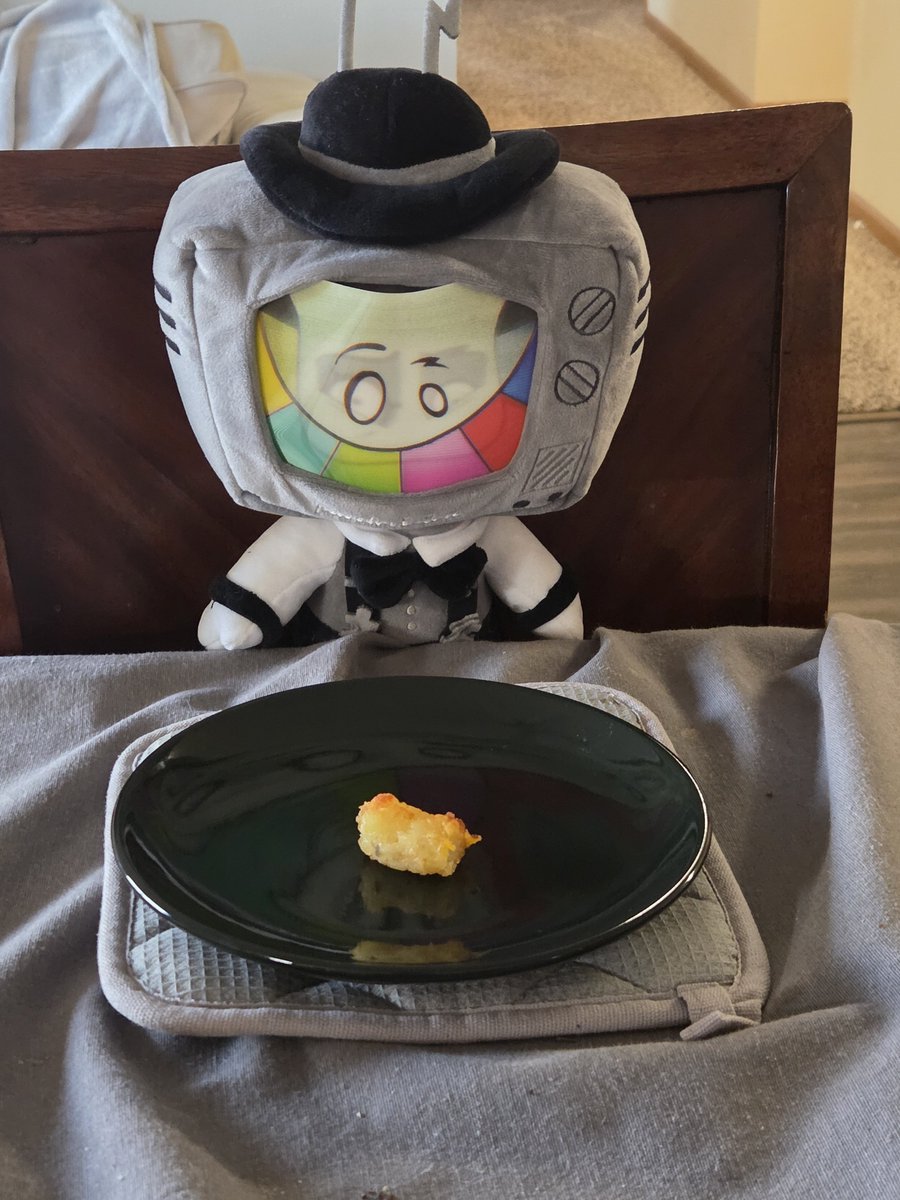 Masked_Astro's tweet photo. He gets 1 tater tot

#CallingAllVillains #CAV #SMG4 #MrPuzzles https://t.co/iqVACGkAla