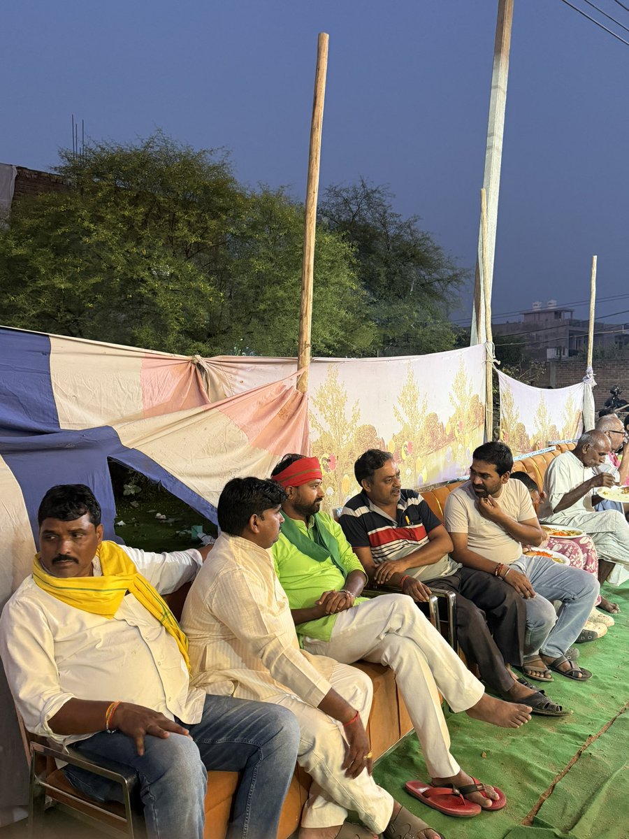 Anilpradhan01's tweet photo. भण्डारा कार्यक्रम
शास्त्री नगर पूजा समिति इलाहाबाद रोड में सम्मिलित हुआ श्री ललित जायसवाल जी का आभार l
#CKTD📍 https://t.co/Kc0XBDXWdn