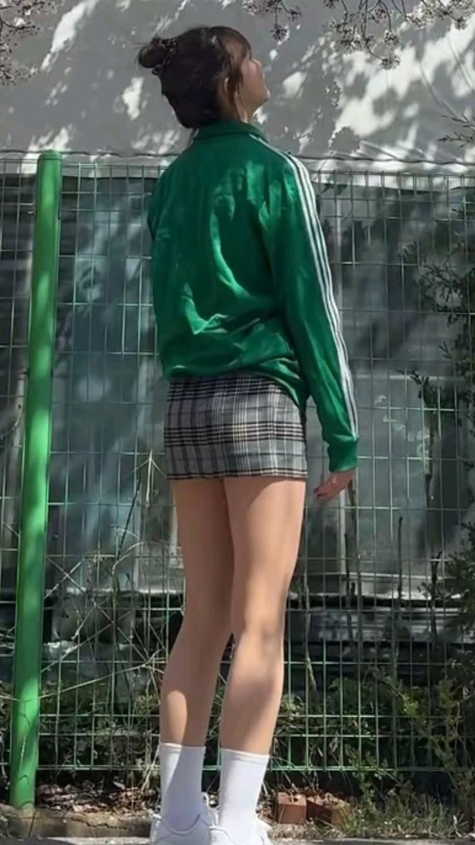 orwnow's tweet photo. 허벅지랑 엉덩이만 보면 발기되서 미치겠네 https://t.co/JFMaB8x3x1