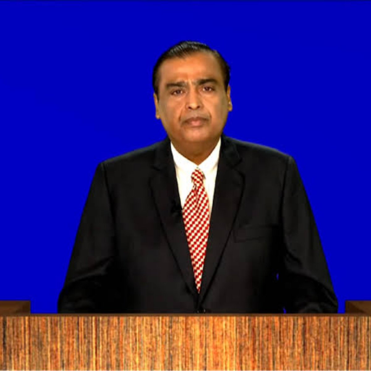 MukAn_X's tweet photo. Mukesh Ambani के घर पैसे की बरसात हो रही है।

Jio IPO में अब तक करीब 1.2 लाख करोड़ रुपया की Bid आ चुकी है।

टारगेट से 5 गुना ज्यादा पैसा मुकेश अंबानी के झोली में आ गया।

टारगेट सिर्फ 30,213 रुपया करोड़ का था।

ये भारत का अब तक का सबसे बड़ा IPO है।

Hyundai का 27,870 करोड़ रुपया वाला रिकॉर्ड पीछे छूट गया।

बड़ी कंपनियों वाला हिस्सा करीब 13 गुना भर चुका है।

Reliance शेयरधारकों वाला हिस्सा..1/2