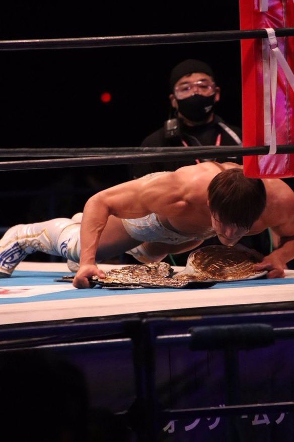 machop_gym5's tweet photo. 伏黒甚爾が現実にいたらこんな感じなのか…

この圧倒的なフィジカルの持ち主は、プロレスラーの飯伏幸太

▫️身長181cm / 公称93kg ▫️G1 CLIMAX 2連覇 ▫️初代IWGP世界ヘビー級王者

身体の説得力が違いすぎる😭😭

#飯伏幸太 #呪術廻戦 https://t.co/mxZQML8uxx