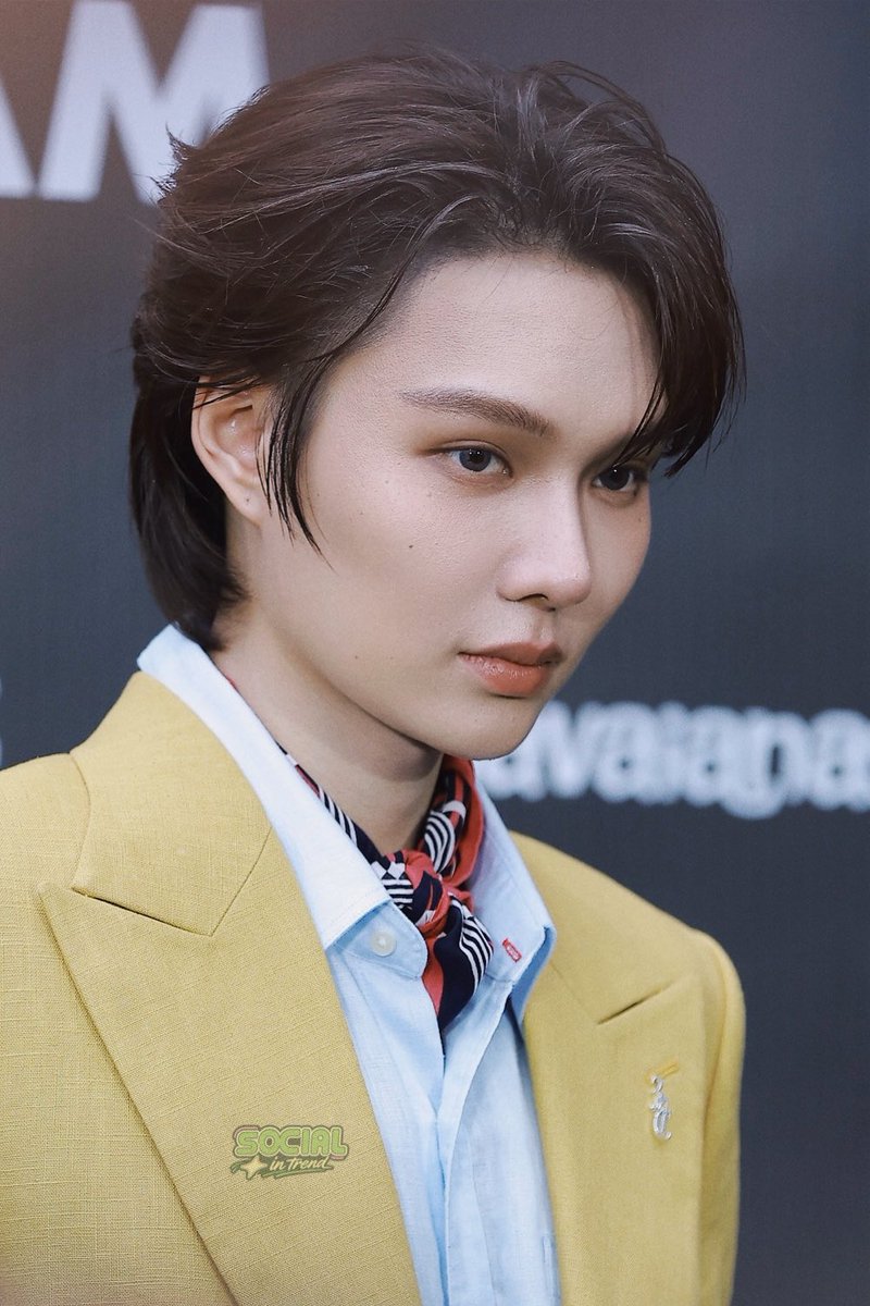 Socialintrend's tweet photo. “น้ำปิง นภัสกร” กับสูทสีเหลืองสุดละมุน เติมความสดใสให้กับ ELLE Fashion Week 2026 ณ ICONSIAM พร้อมร่วมชมแฟชั่นโชว์ “FREE TO BE BY ELLE PRESENTED BY XPENG THAILAND” 

KENGNAMPING FREE TO BE EFW26

#KNPatEFW26ICONSIAM
#ELLEFashionWeek2026
#EFW26ATICONSIAM
#nampingster #KengNamping https://t.co/1o77f3sTvP