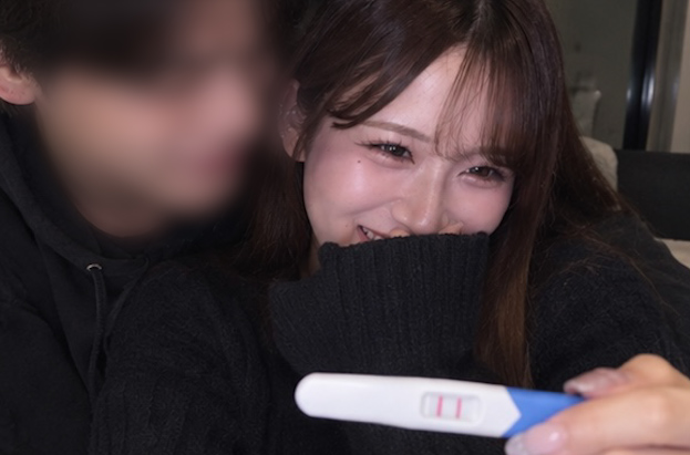 LucyNcube11's tweet photo. 【衝撃】清楚系GカップJD（20）、彼氏と結婚したすぎて思考回路バグるwwww

女「妊娠したら絶対結婚してくれるはず♡」
↓
まさかの彼氏以外の男に妊娠を依頼
↓
しかも10万円払って契約書にサイン
↓
最後は妊娠検査薬を手に衝撃の結末…

これ彼氏が見たら人間不信になるだろww https://t.co/07qGLiqEDg