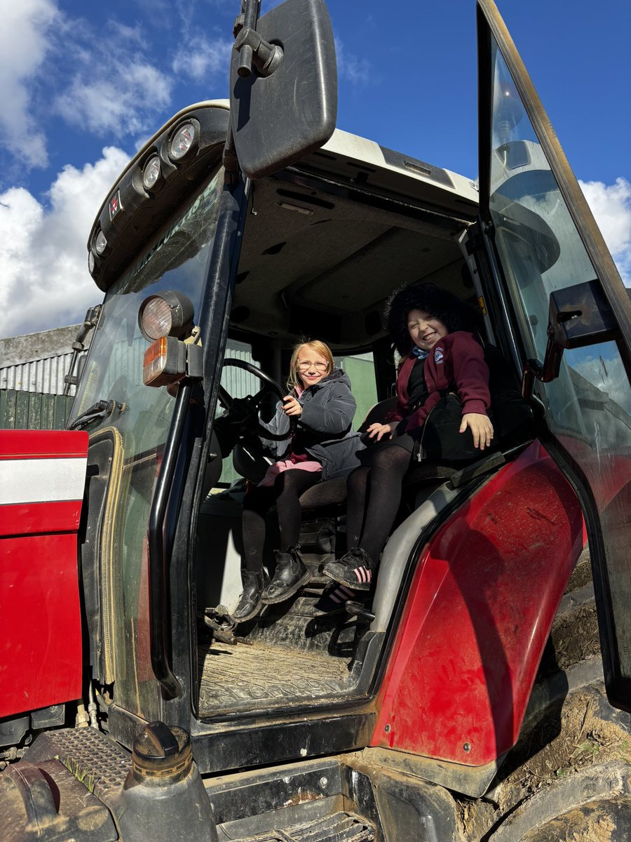 NeasdenPrimary's tweet photo. Farmers in the making🚜 https://t.co/3NgHyIRhLS