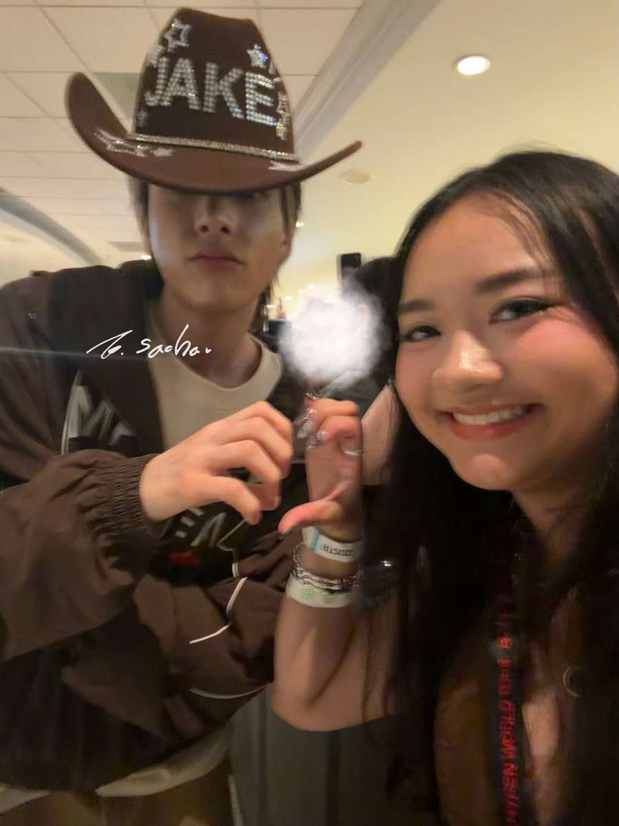 fullhaes's tweet photo. 261022 nymusic 1.0

jake recognized my hat (˶°ㅁ°)

#JAKE #제이크 #심재윤 https://t.co/9RlBQenVBt