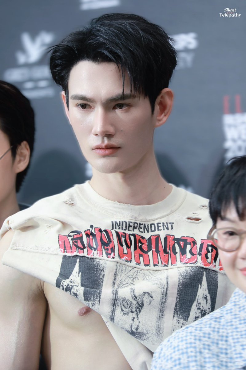 lisusuwi's tweet photo. Daddy                                Baby 

POOHPAVEL FREE TO BE EFW26

#ELLEFashionWeek2026xPoohPavel https://t.co/FAhock7A2b