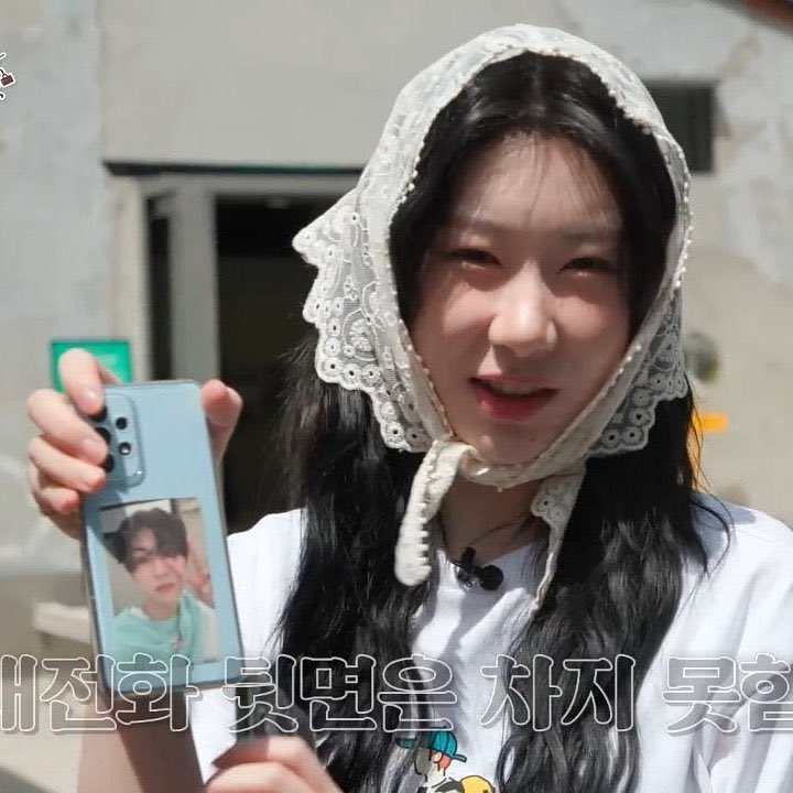 wonrzk's tweet photo. a normal sight on the streets of korea: jungwon biased + baby with jungwon’s keyring (bonus) https://t.co/ooDbSch8VT