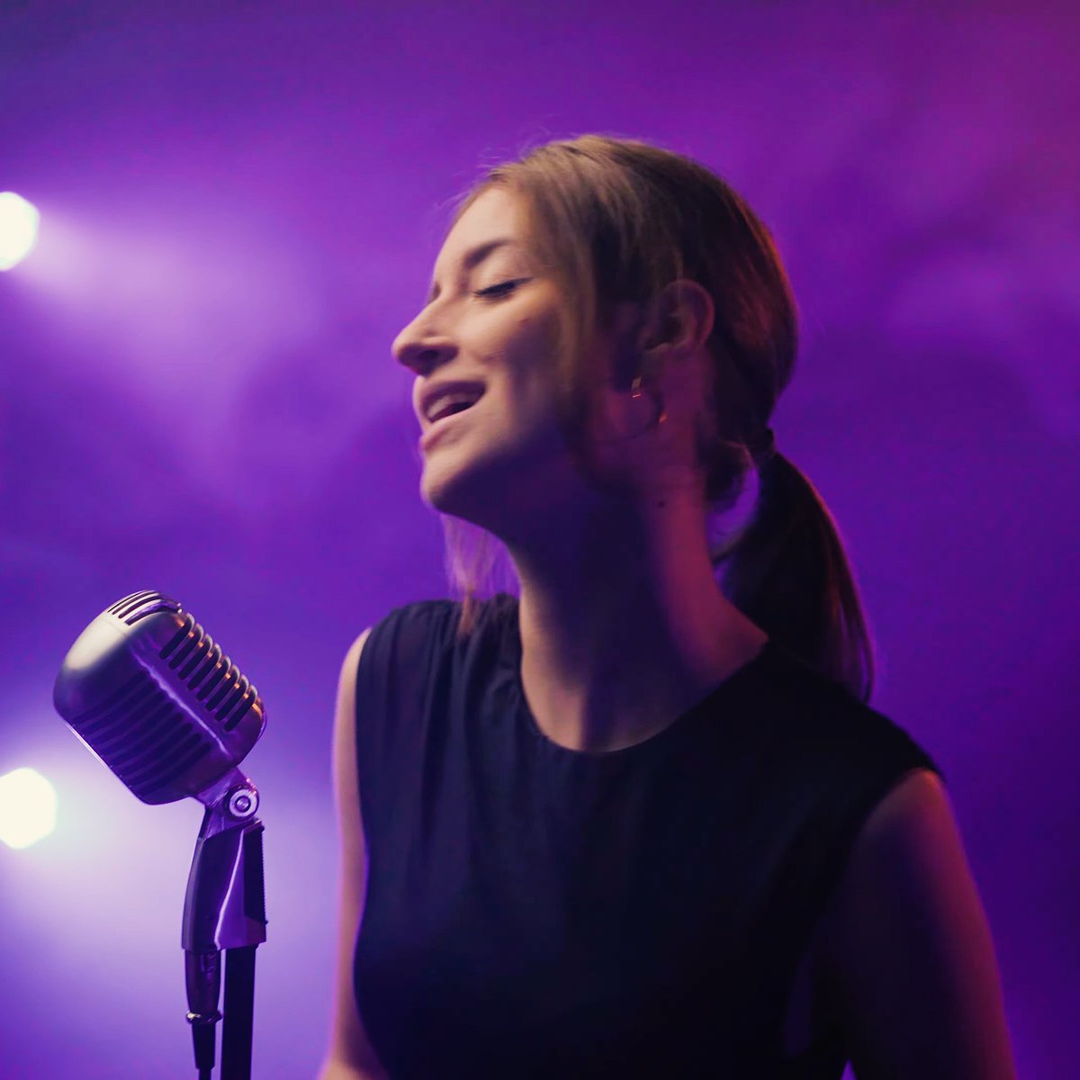 RubusIdaeucr's tweet photo. Yesterday, a short video of Sofy's beautiful cover of The Carpenters' song "Please Mr. Postman" was released on her YouTube channel! 💌💌💌
#TheCarpenters #PleaseMrPostman #softrock #cover https://t.co/Ajv7xmwjLo