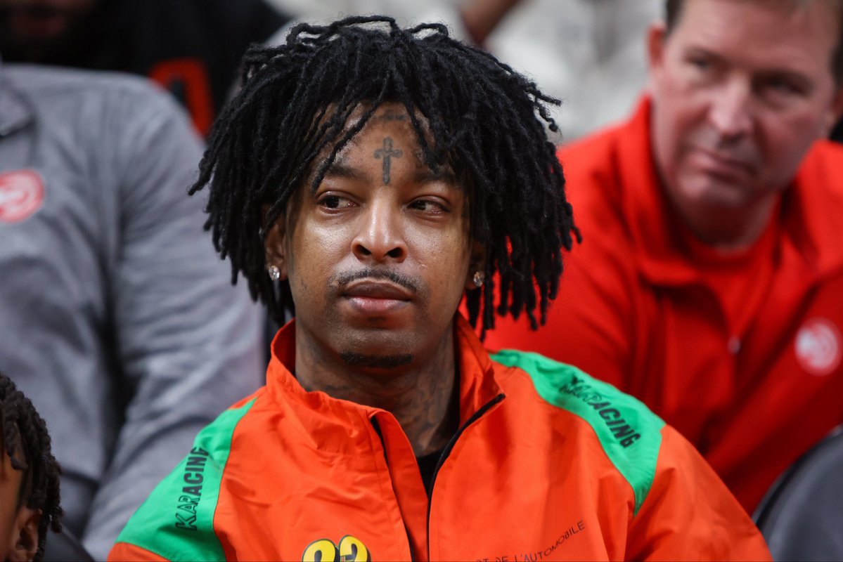 HotNewHipHop's tweet photo. Happy 34th birthday to 21 Savage 🎈 https://t.co/qfGtq64uRw