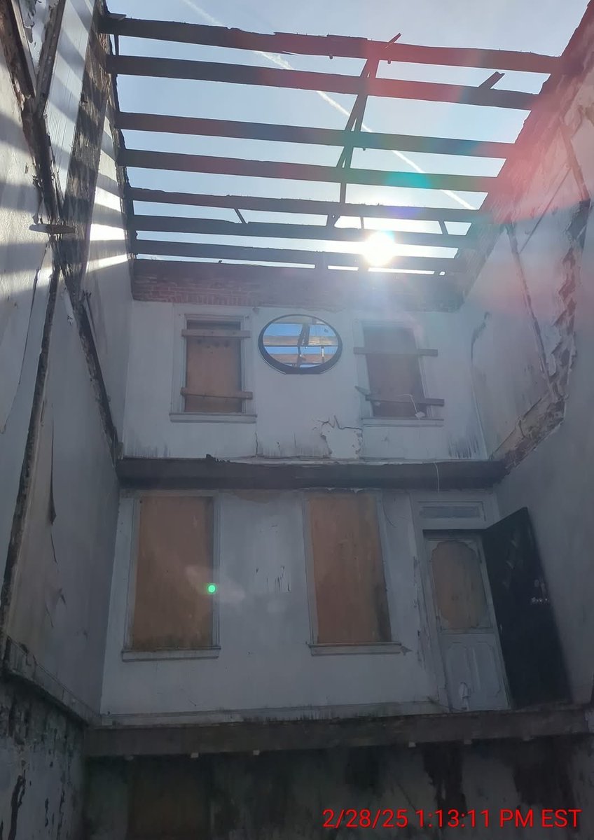SenatorMcCray's tweet photo. Five years ago, making progress in the 4x4 felt like hitting my head against the wall. Today, I can feel the momentum building across East Baltimore.

Another vacant home off the board in the 3400 block of Elmora Avenue!

#IntentionallyFocused #BaltimoreExcellence https://t.co/AlI3SURYok