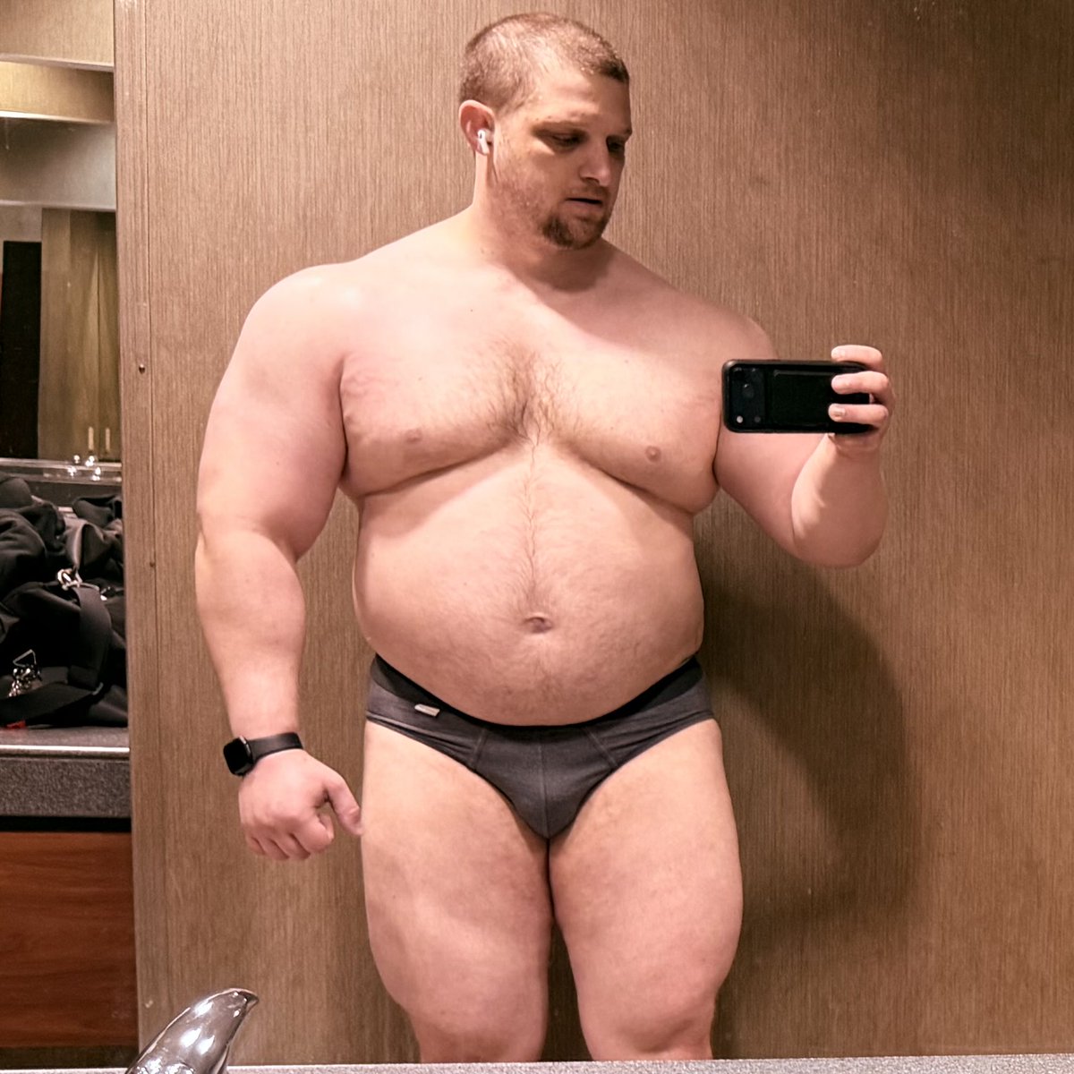 thiqmuscle's tweet photo. Life as a big fat muscle bull #thick #bulking #musclebull #musclebear https://t.co/DTvYjmzsQ9