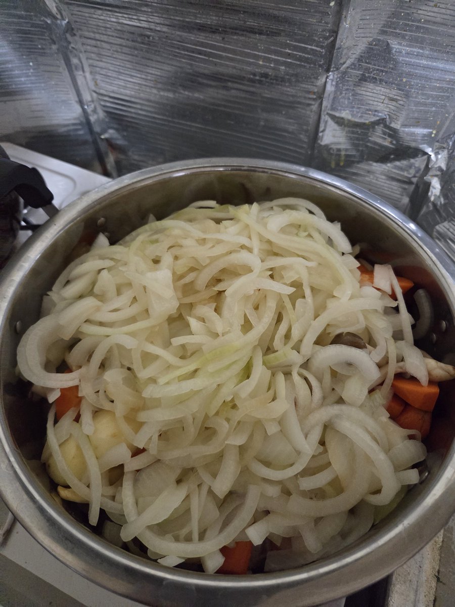 ZANHAKU's tweet photo. いったん具だくさんすぎたか https://t.co/LtA0tEePBA