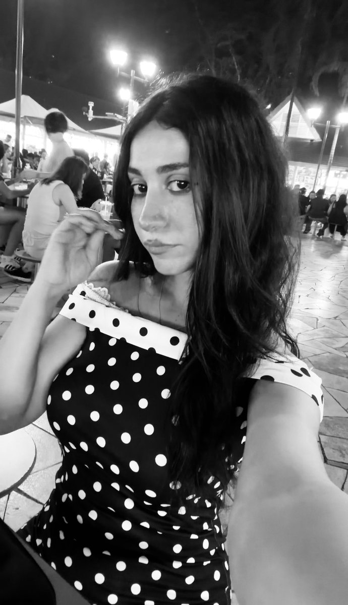 jessyfries's tweet photo. I love B&amp;W. https://t.co/v49zmmLwfC