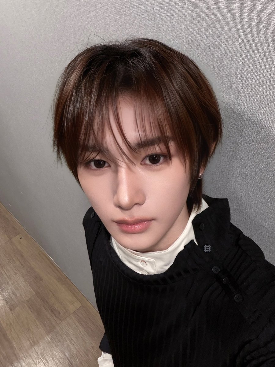 anxinkr's tweet photo. 261022 💬🐱 #ANXIN  

🐱 how is 'talk to me'?
🐱 being sexy is honestly so difficult
🐱 I need some time to get used to it ㅋㅋㅋㅋㅋ
🐱 I need to learn a lot from hao-hyung
🐱 I can't send (a word) 'sexy' in korean
🐱 (sends pics) I uploaded a few more pictures on X https://t.co/a26D572jog
