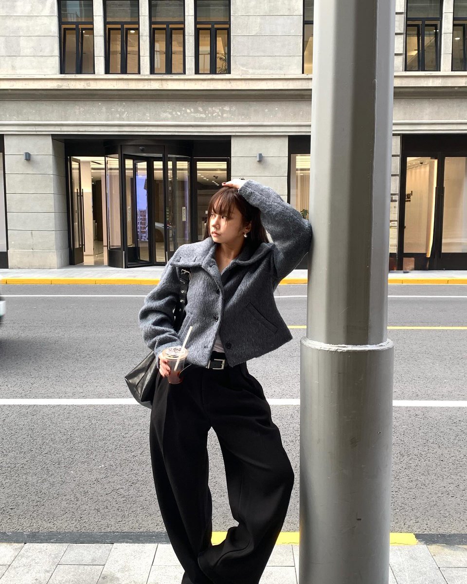 Mbadl0100o0's tweet photo. 夢に向かって泥臭く頑張る男の背中って、本当にかっこいいよな。今日も一日お疲れ様！ 🍀
gKMUg https://t.co/HQXnjNuudW