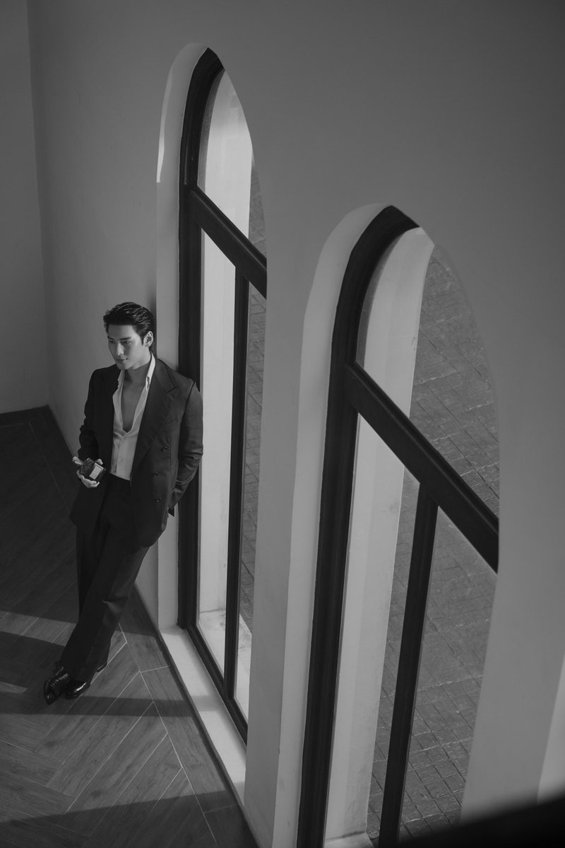 Siam_Paragon's tweet photo. The House of Creed มีความยินดีเป็นอย่างยิ่งกับการต้อนรับ ‘อาโป ณัฐวิญญ์ (@Nnattawin1)’ ในฐานะ Friend of The House of Creed คนใหม่ ประจำภูมิภาคเอเชียตะวันออกเฉียงใต้ ครอบคลุมประเทศไทย ฟิลิปปินส์ และมาเลเซีย 

ด้วยเสน่ห์อันน่าหลงใหล บุคลิกอันโดดเด่น และสไตล์ที่เปี่ยมด้วยความสง่างาม อาโปมีความหลงใหลในศิลปะแห่งการรังสรรค์น้ำหอมชั้นสูงและความพิถีพิถันในทุกรายละเอียดเช่นเดียวกับ The House of Creed 

ร่วมสัมผัสโลกแห่งกลิ่นหอมอันเป็นเอกลักษณ์ และค้นพบเสน่ห์ของน้ำหอมได้ที่ The House of Creed, โซน Beauty Hall, ชั้น M, สยามพารากอน

@creedfragrances 
#TheHouseofCreed #ApoNattawin 
#SiamParagon
