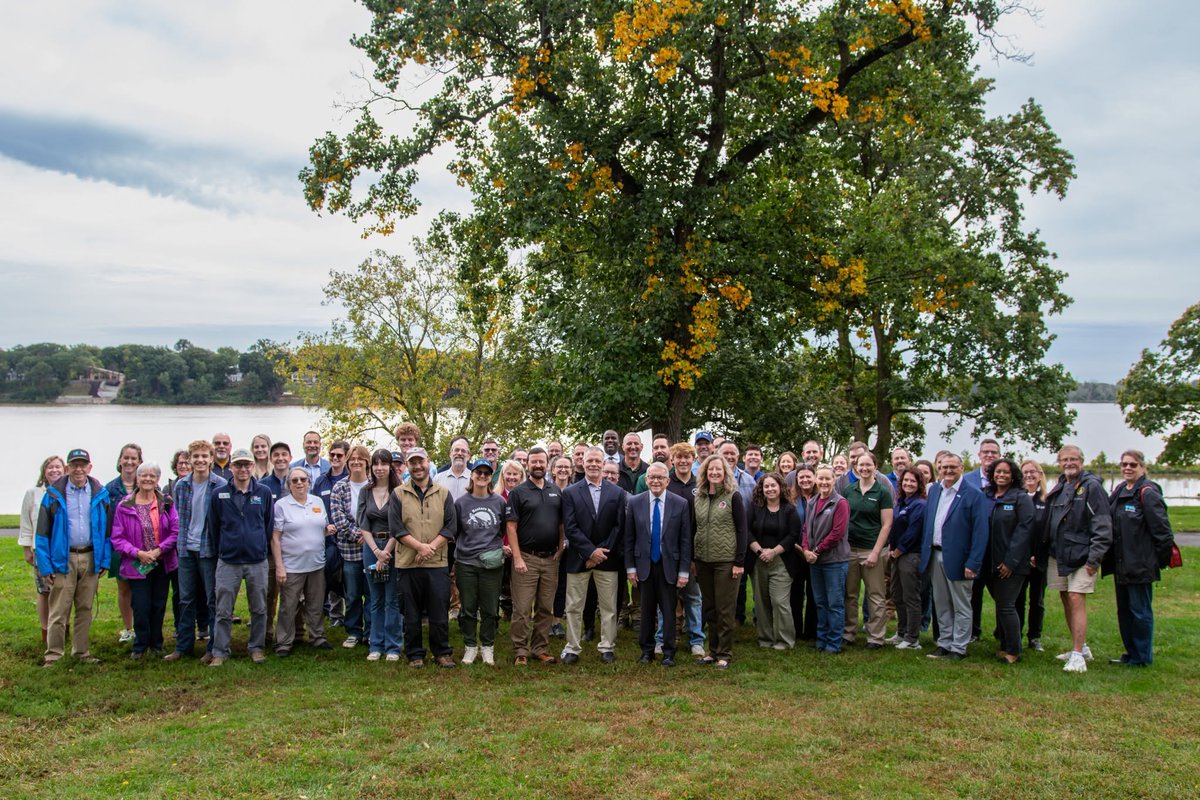OhioEPA's tweet photo. More love for @H2Ohio!

Thanks to @NW_Signal for this story on the recent stop in #Toledo, celebrating @GovMikeDeWine's visit, showcasing the great work @ohiodnr, #OhioEPA, @ohioagriculture, and #H2Ohio have done for the state!

https://t.co/wsGodafkpd https://t.co/gm8pHVv1zb