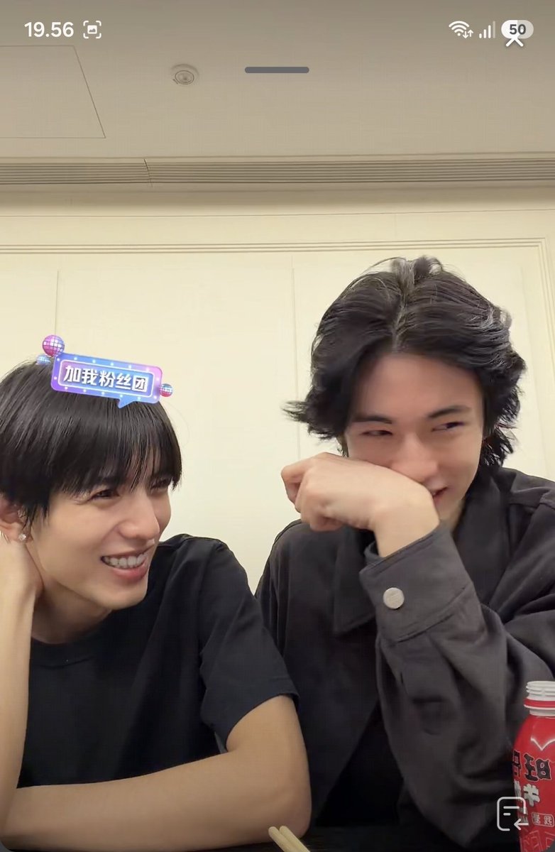 veeyaspace's tweet photo. mereka tuh cocoknya COCOK BANGET PERFECT MATCH SERASI truly made for each other https://t.co/z5E2XEJzla