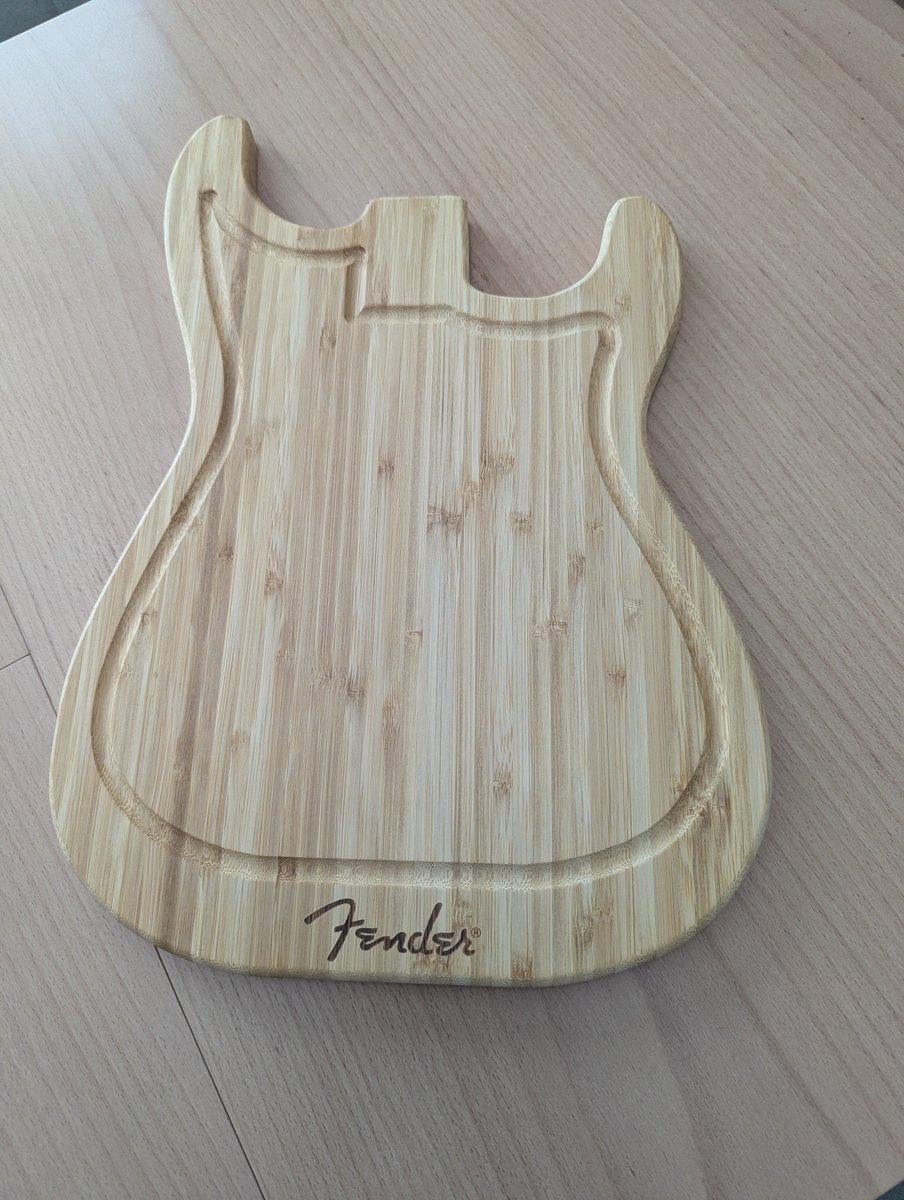 asianrubywork's tweet photo. 新しいまな板を手に入れた！もったいなくて使えない
#Fender https://t.co/zhBSZeVNks