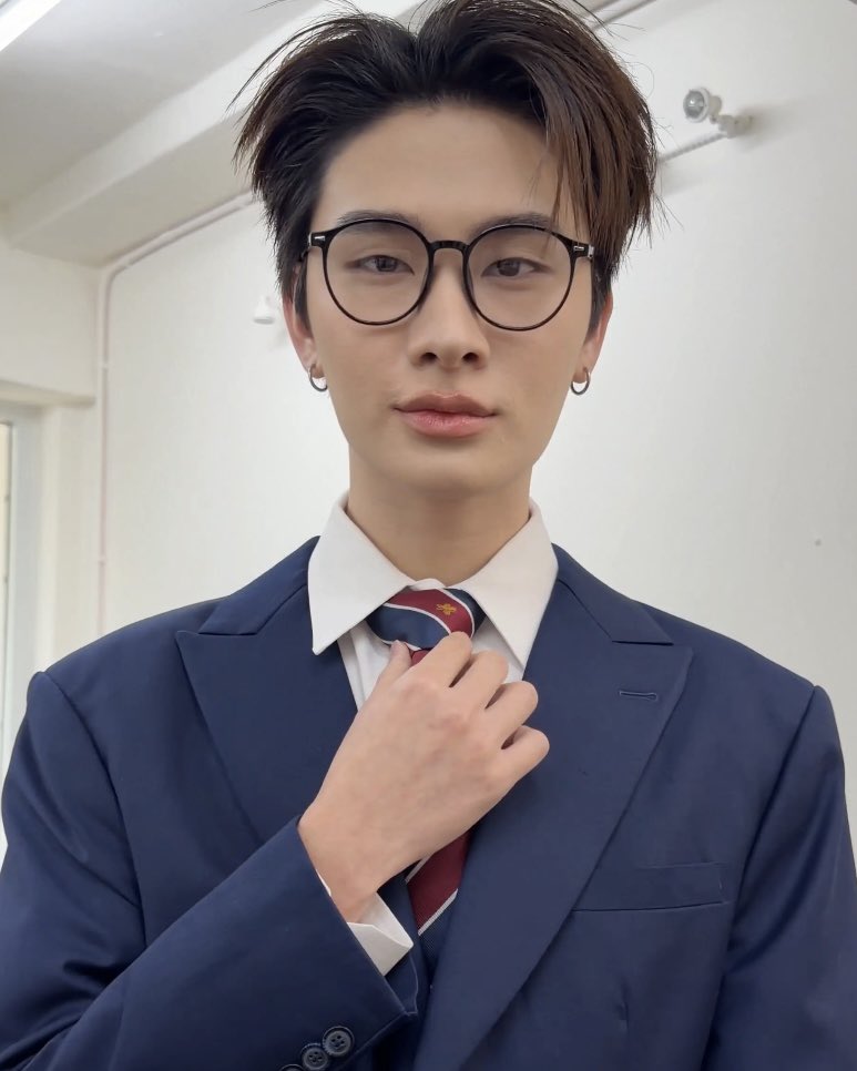 kh1ovele's tweet photo. พี่ยู                                                      สนทรรศน์ https://t.co/PfcwtV59eE