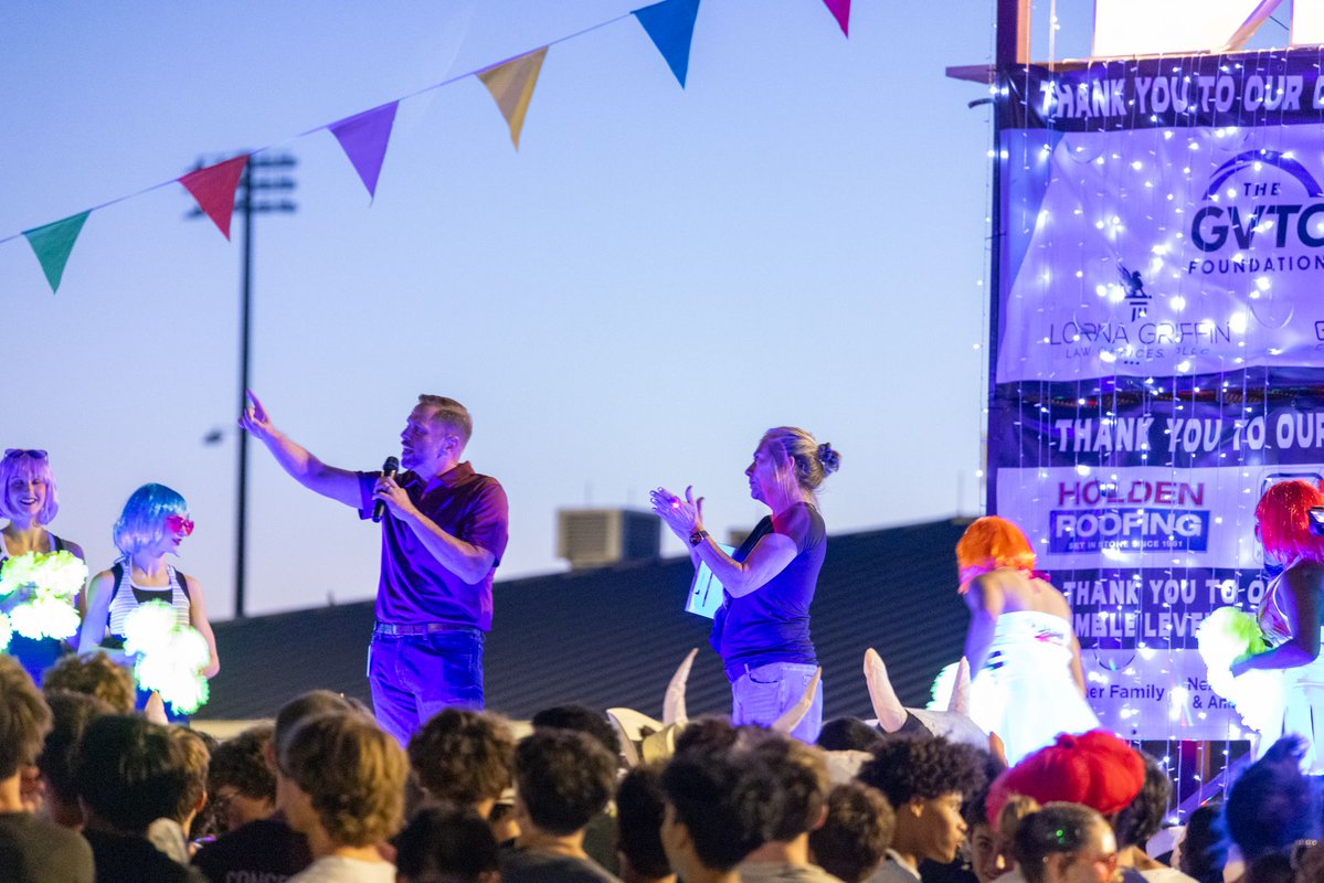 dhs_PackPress's tweet photo. ANOTHER HOCO RALLY WRAPPED | Homecoming Week reached its halfway mark with the annual Pep Rally. Students and teams gathered at the band pad to show their school spirit and get fired up for Friday’s matchup with the Taylor Ducks.

#BTP | 📷 Parazo https://t.co/Fs63ct3KKj