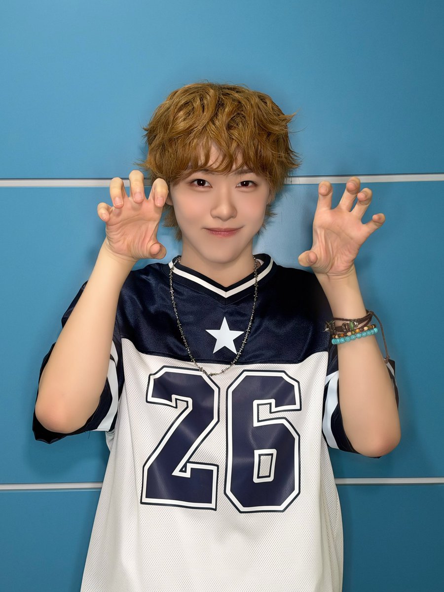 mero_00003's tweet photo. わんちゃんになったりメロ男になったり温度差で風邪引くよ https://t.co/cg2gfGoCsI