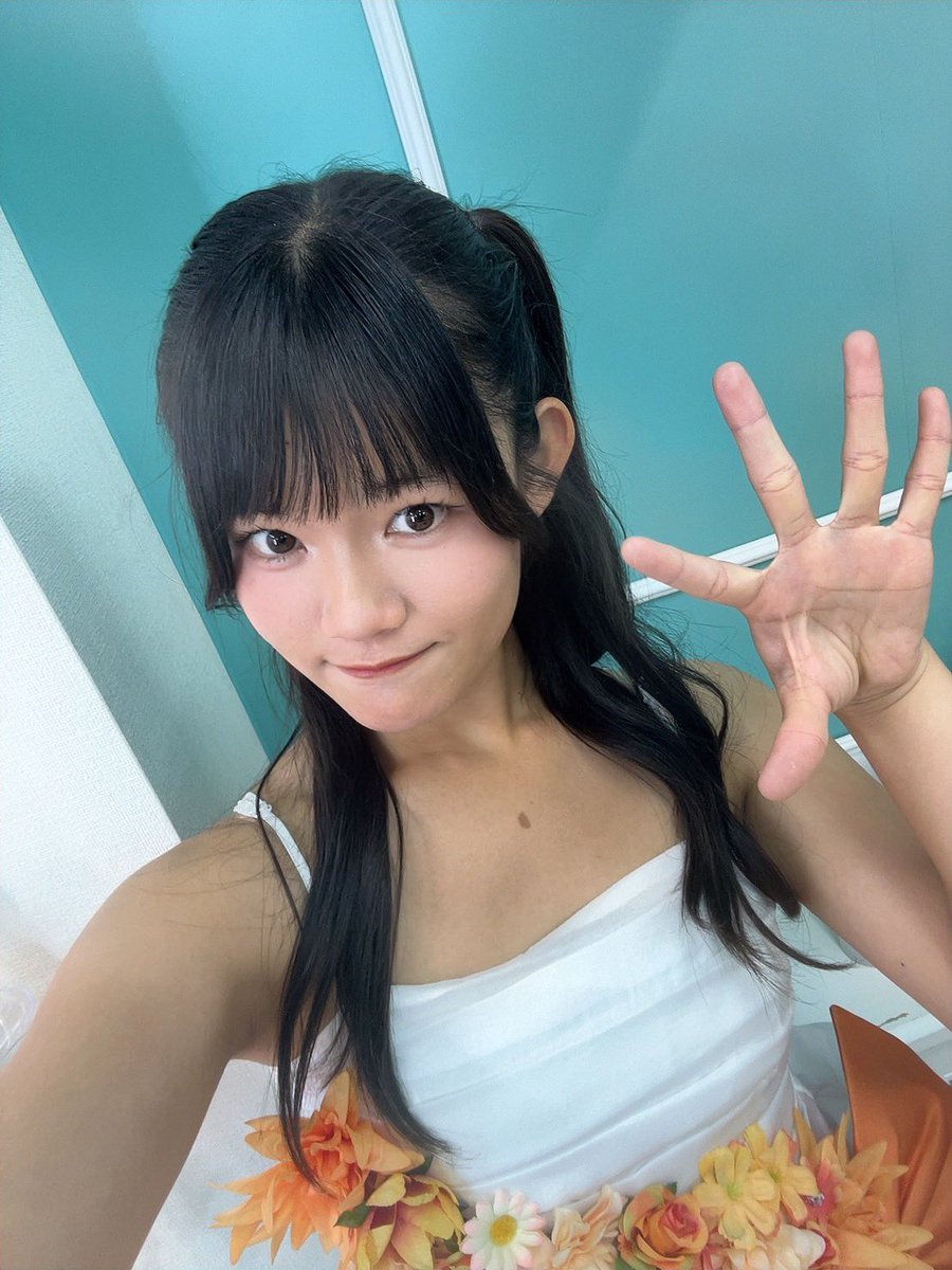 mei_HiSTORY's tweet photo. みんな一日おつかれさまー😌🍀
今日はテスト真ん中の日で明日でテスト終わりなんだー
終わったらハロウィンライブ！！
楽しみにして明日もがんばるぞー👊🏻💖
みんなで楽しもうねー😽💞
#はいうぃろう。 #七瀬めい #jk #アイドル https://t.co/YCB9gIzjnV