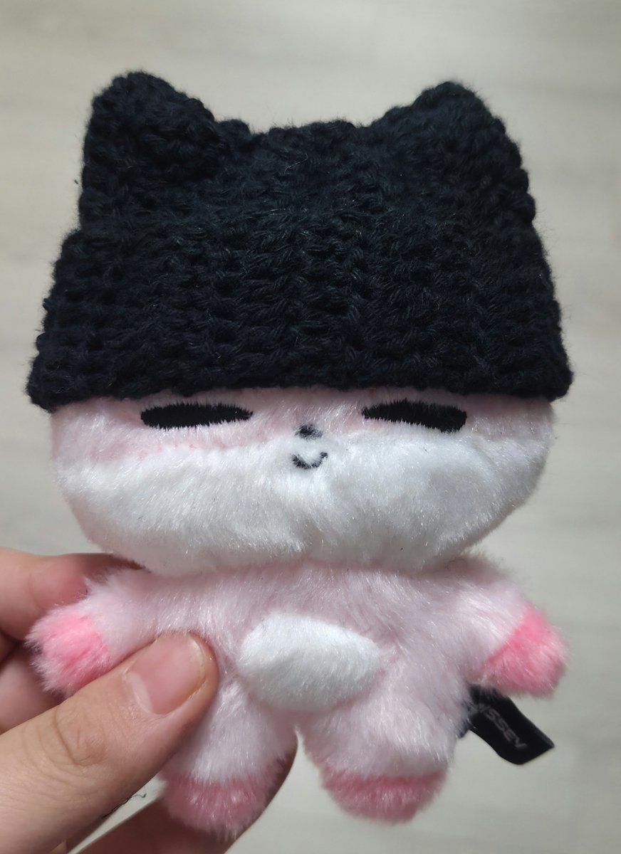 lizihao_4ever's tweet photo. 제 밤밤맂에게 고양이모자를선물햇어요 https://t.co/LxFmw7Eya0