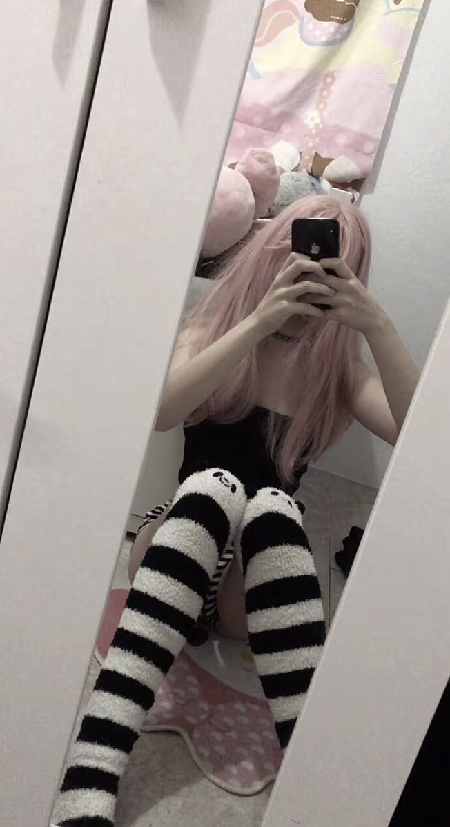 lttlesofi's tweet photo. mooty hunt (˶>⩊<˶)

haiii :3

- 18
- i LOVE cute stuff and being spoiled!!
-soft kinks >.<

rt’s appreciated !!

#egirl #doll #cnc #nsfwtwt #cute https://t.co/07mA9S9cSc