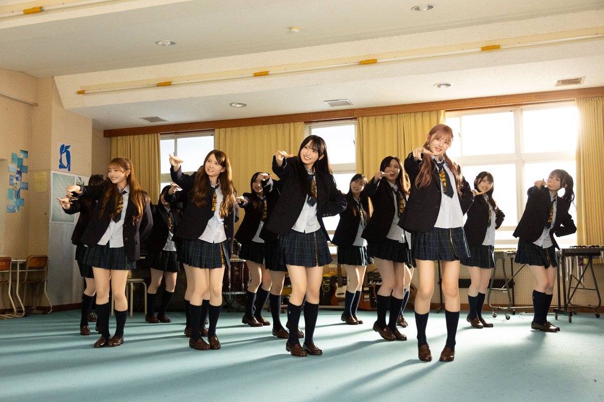 MusicCultureinf's tweet photo. AKB48メジャーデビュー20周年記念  
センター・佐藤綺星『会いたかった 2026』Music Video
  メジャーデビュー記念日・10月25日（日）に公開！ 
🔗https://t.co/thIZocn4Rv 

#佐藤綺星「ファンの方からも『会いたかった』は、あいちゃんに似合っている曲だよねって言われていたので、大切な役目を任せていただけた ことに感謝しています。 嬉しすぎて、他のメンバーたちとスタッフの方に「MV作りましょう。自分たちでスマホで撮影するので映像に残してほしい」と お願いしていたら、本当に叶ってびっくり。しかも当時と同じ衣装を着て、あの灯台の前での本格的な撮影で感動しました」