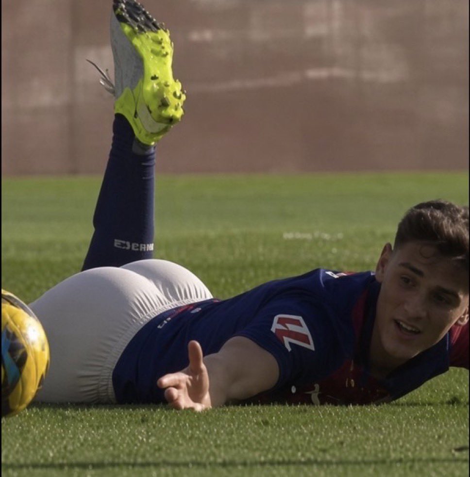 SoccerTwinks tweet picture