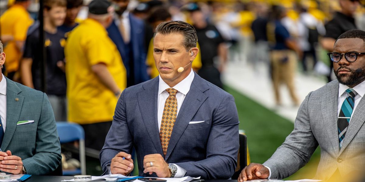 wolverineswire's tweet photo. Brady Quinn explains why Michigan's offense clicked with Tommy Carr

📸 Photo: Isaiah Hole, WolverinesWire https://t.co/A4Dkt1pPBV https://t.co/zdGGmtOJDt