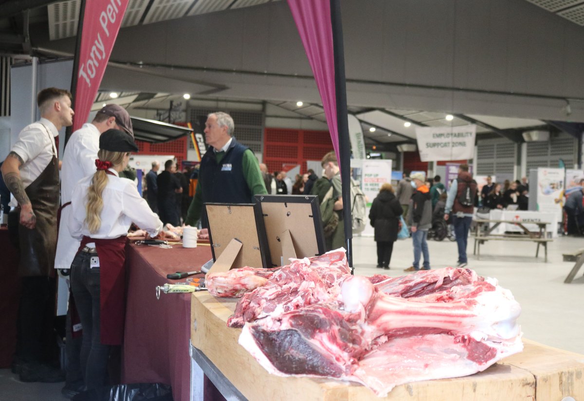 ffdt_uk's tweet photo. 🌱🚜 It was great to see so many people engaging with the fantastic range of businesses involved in the world of food and farming at Agri-Fest.  It’s brilliant to see so much interest, enthusiasm and connection across the food and farming sector.  #AgriFest #FoodAndFarming https://t.co/0UEj5hHg4D