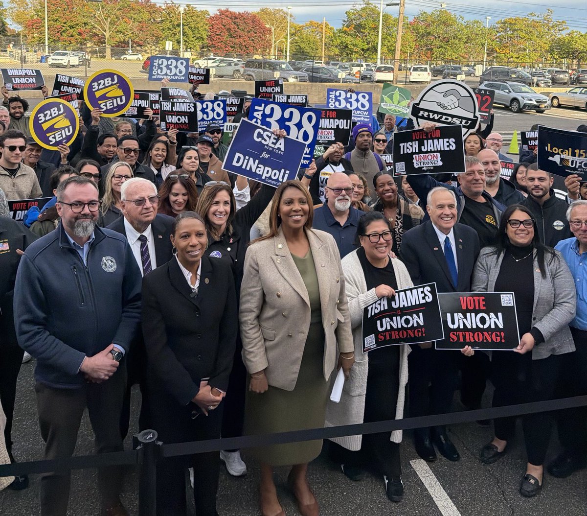 TishJames's tweet photo. Long Island, you showed out! 

Thank you to @LIFEDofLABOR and @Local338 for bringing the energy at yesterday’s GOTV rally to kick off early voting.

It was an honor to join with our elected officials, labor leaders, and union members.

Union strong and ready to vote! https://t.co/ie5DxARj3J