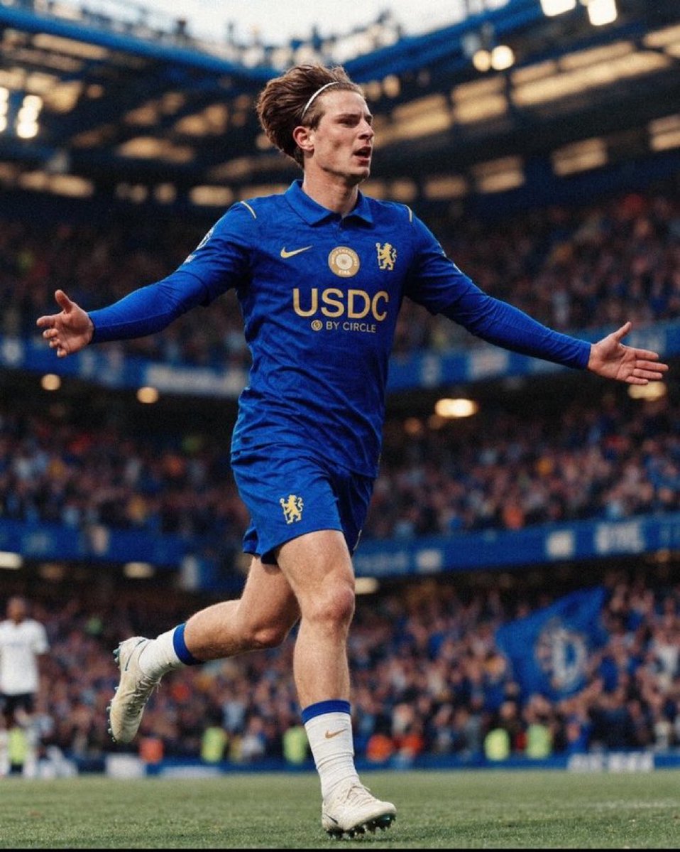 Natureryme1's tweet photo. 🚨🔵 | UNPOPULAR OPINION: You have €100M💰 budget to buy a top midfielder.

Alex Scott🏴󠁧󠁢󠁥󠁮󠁧󠁿 and Nico Páz🇦🇷 who will you sign in the summer transfer window to improve Chelsea football club❓ https://t.co/T2dAYlgbyi